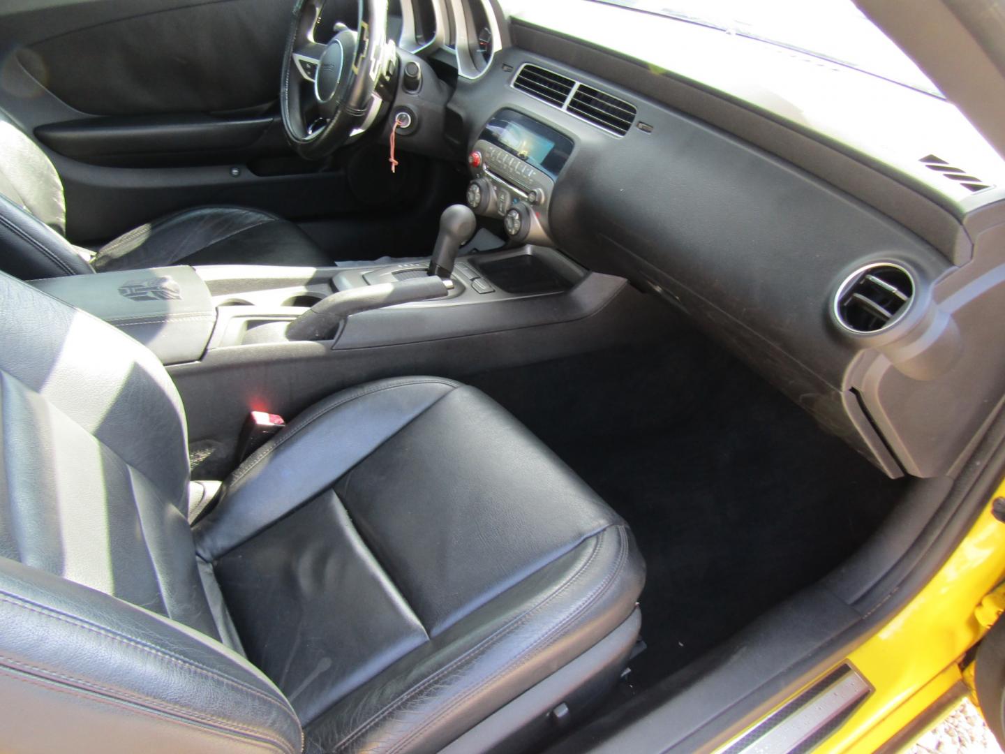 2010 YELLOW /Black Chevrolet Camaro LT1 Coupe (2G1FB1EVXA9) with an 3.6L V6 DOHC 24V engine, Automatic transmission, located at 15016 S Hwy 231, Midland City, AL, 36350, (334) 983-3001, 31.306210, -85.495277 - Photo#7